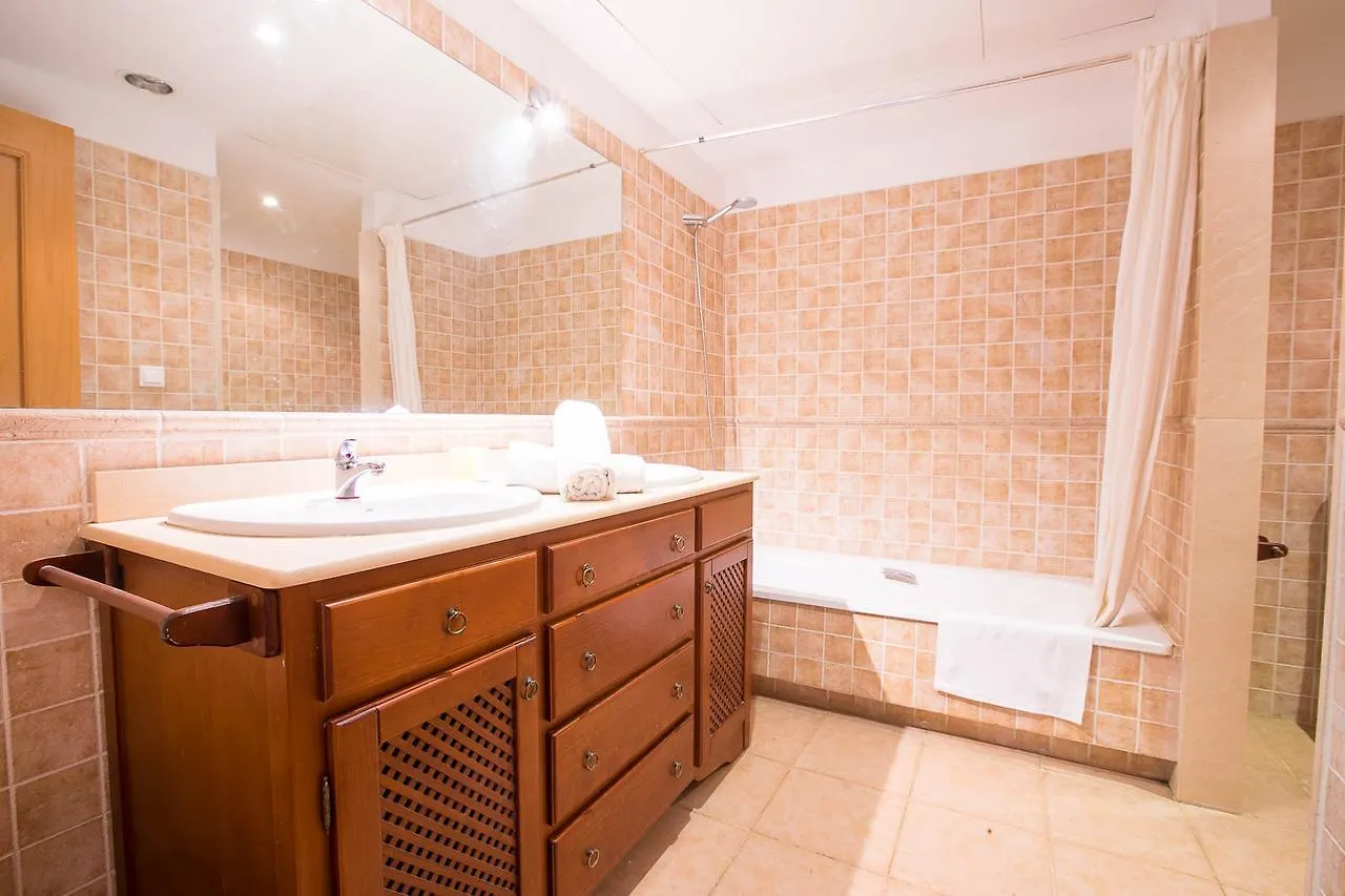 Oleholidays Adosado Villas Y Golf Guadalmina Urbanizacion Privada Марбелья Дом отдыха