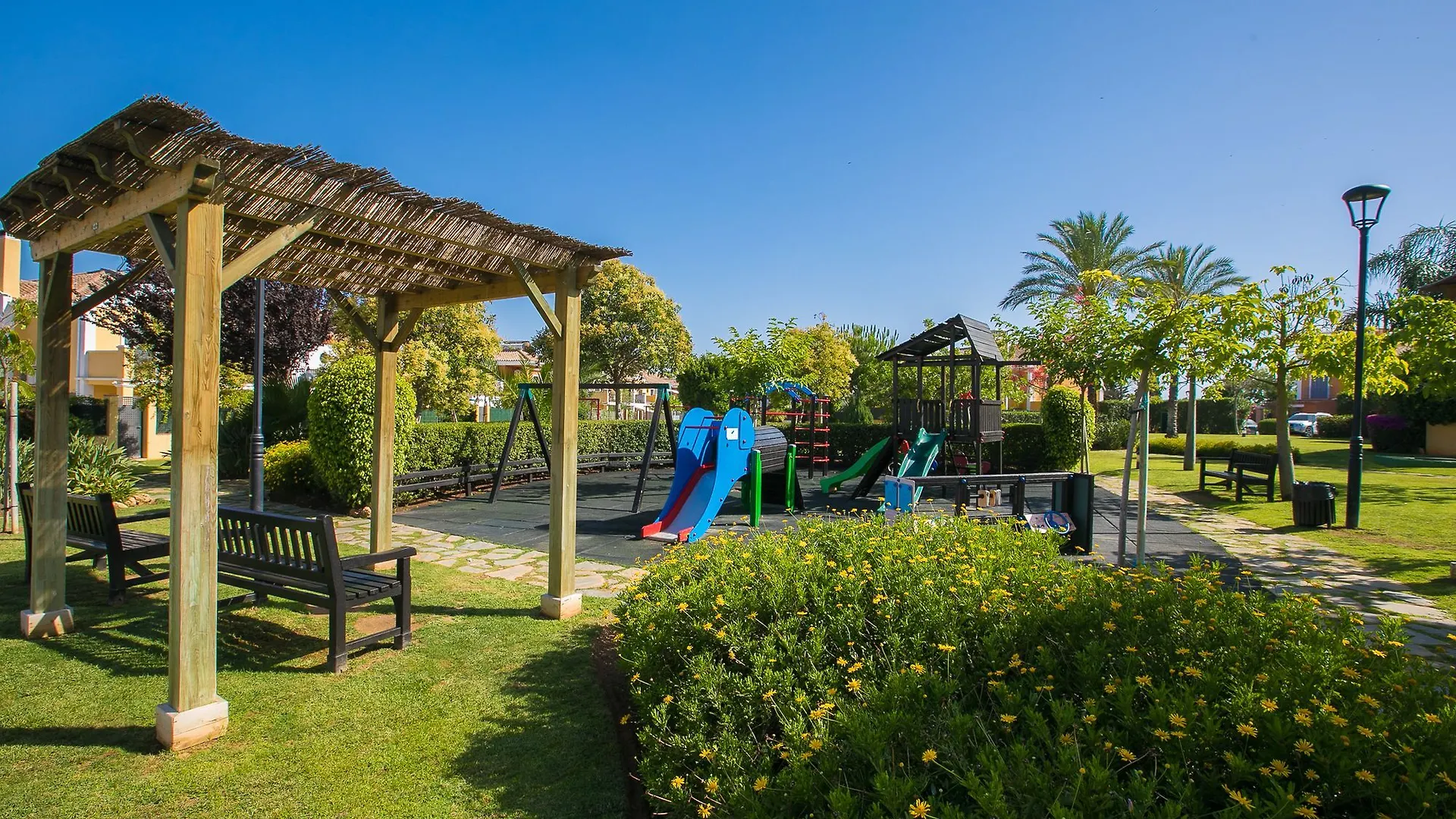 Oleholidays Adosado Villas Y Golf Guadalmina Urbanizacion Privada Marbella Feriehus