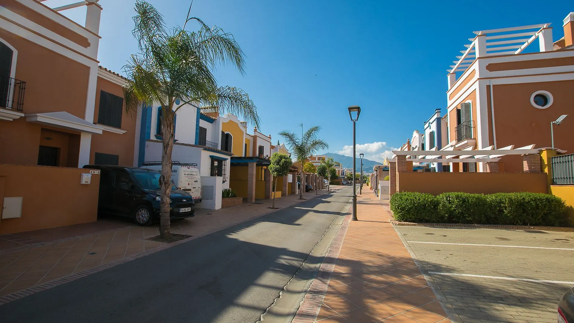 Oleholidays Adosado Villas Y Golf Guadalmina Urbanizacion Privada Marbella